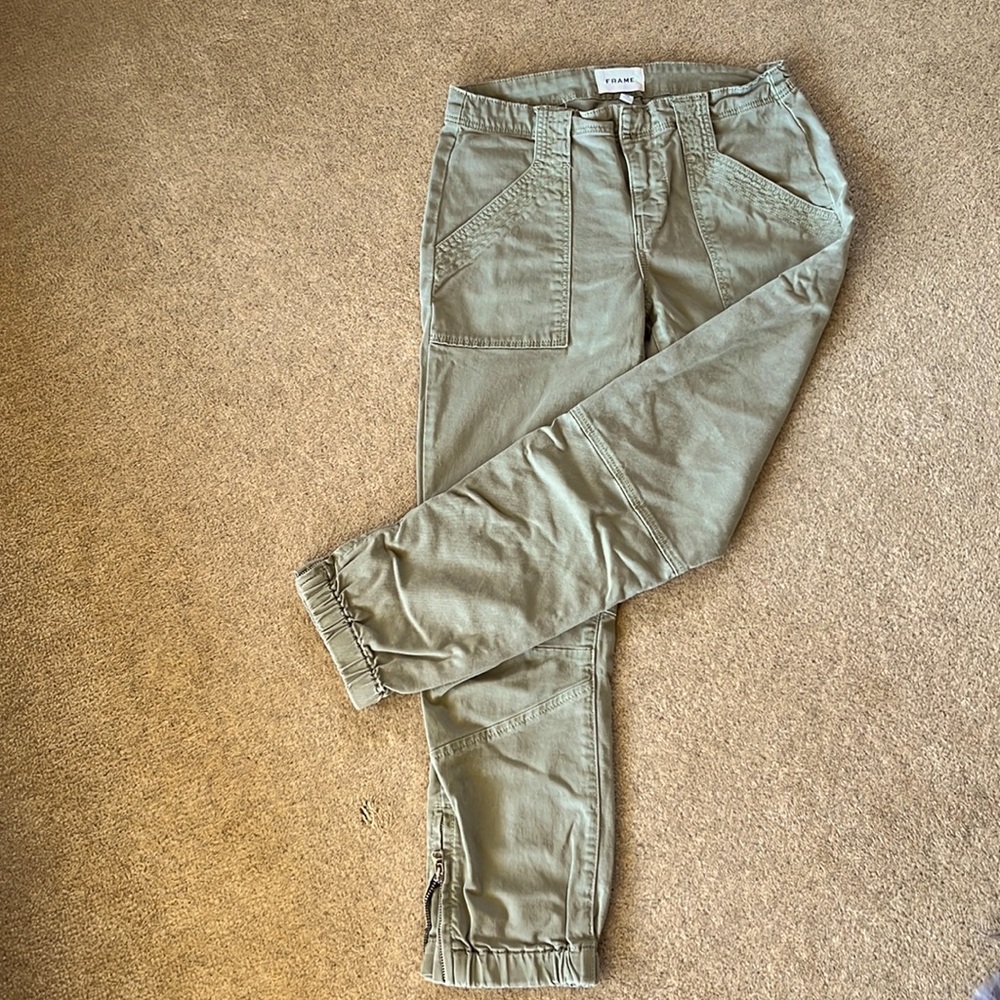 Frame cotton blend elastic bottom trousers.